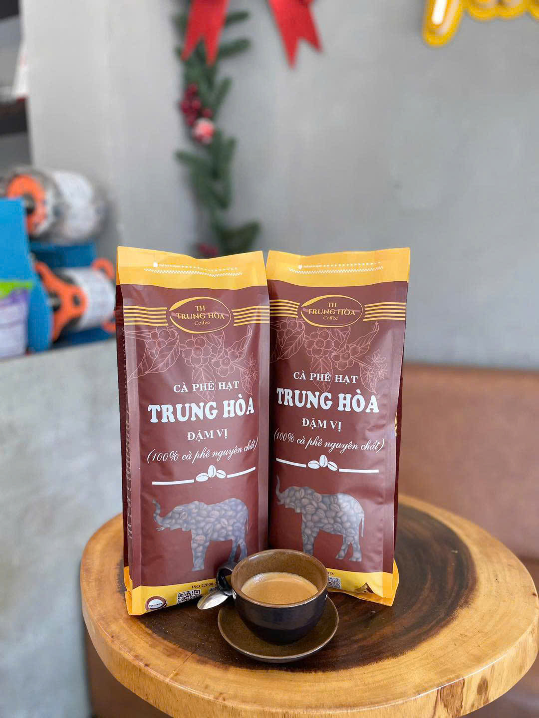 Cà phê hạt đậm vị TRUNG HÒA